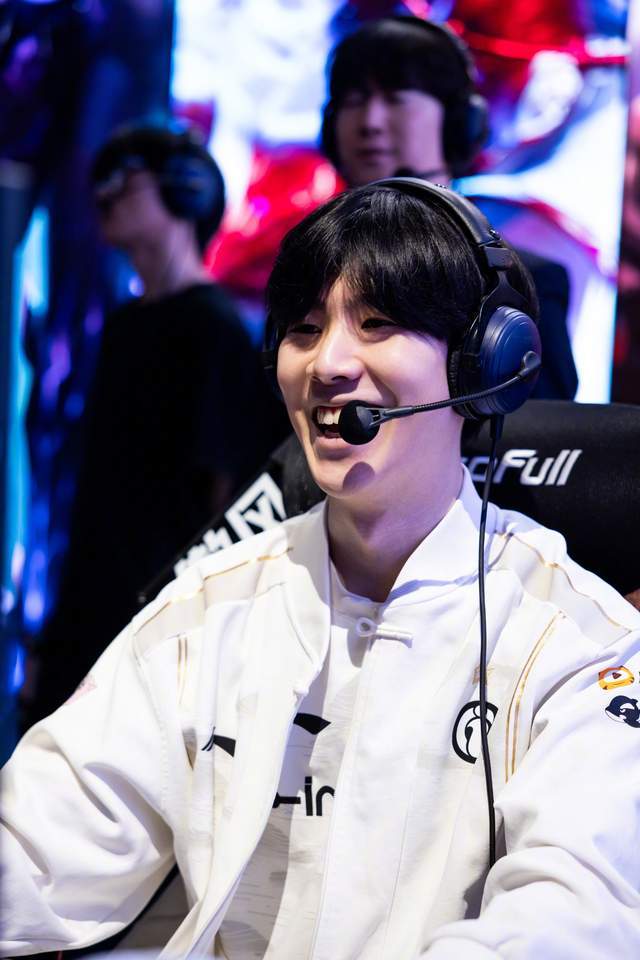 开云体育-IG引发争议！，蒂姆官方宣布比赛局势复杂新规上演精彩一战的简单介绍-开云体育