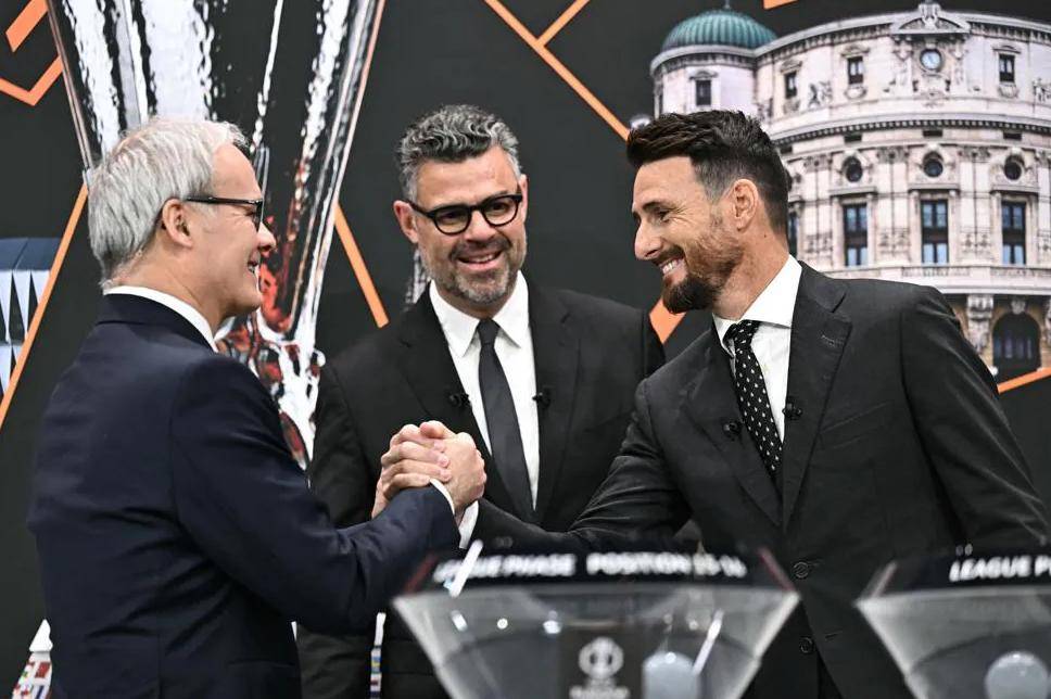 详细阅读:开云体育在线-国际比赛日波尔图手感冰凉:欧联节点到来,更衣室稳定,团队化学反应显著-开云体育在线 开云体育在线-国际比赛日波尔图手感冰凉:欧联节点到来,更衣室稳定,团队化学反应显著-开云体育在线